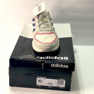 Adidas 90s VALASION size 10